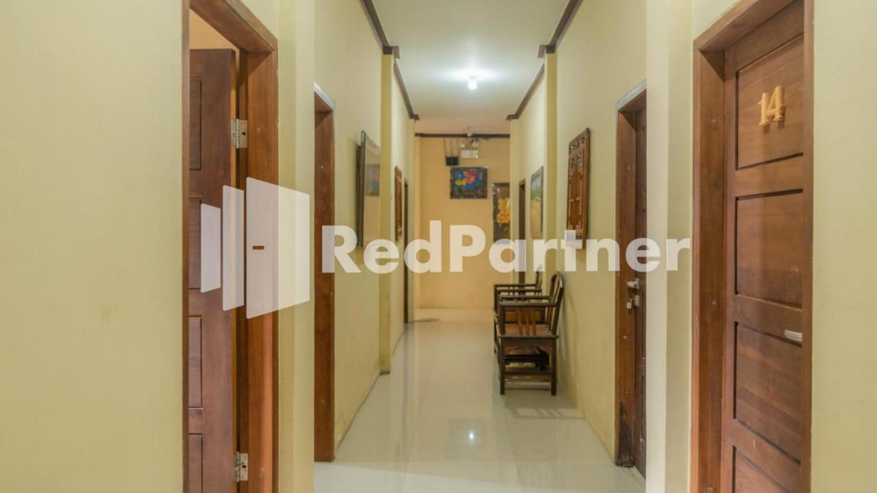 Vandhela Homestay Syariah Mitra Reddoorz Surabaya Buitenkant foto