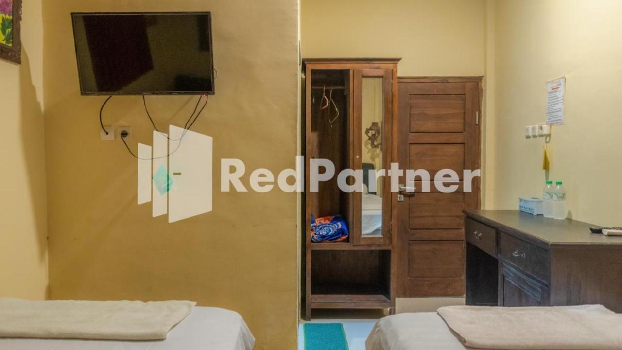 Vandhela Homestay Syariah Mitra Reddoorz Surabaya Buitenkant foto