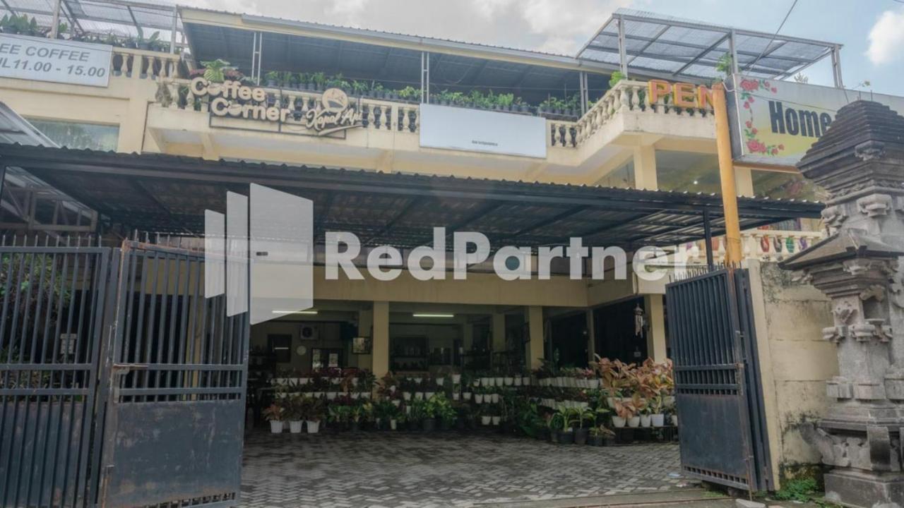 Vandhela Homestay Syariah Mitra Reddoorz Surabaya Buitenkant foto
