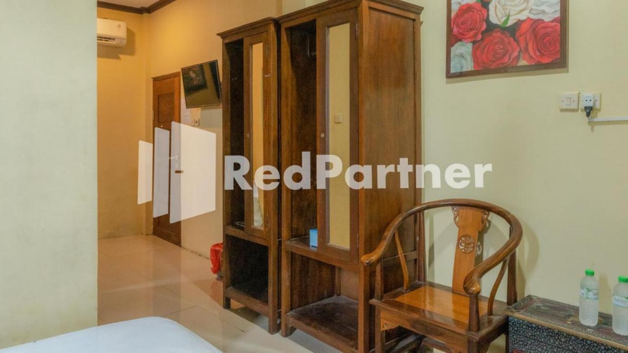 Vandhela Homestay Syariah Mitra Reddoorz Surabaya Buitenkant foto
