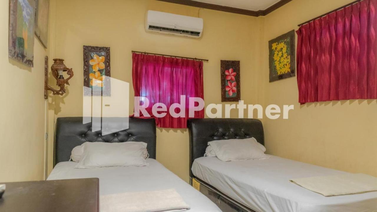Vandhela Homestay Syariah Mitra Reddoorz Surabaya Buitenkant foto