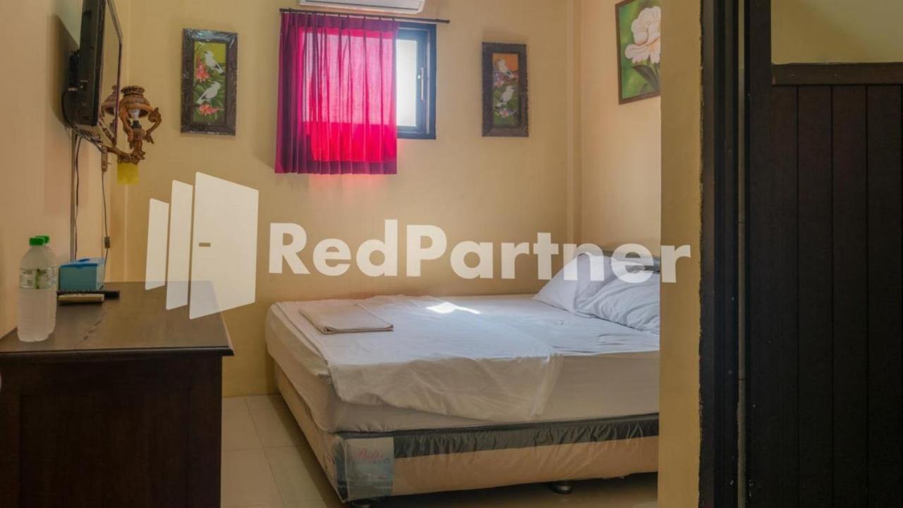 Vandhela Homestay Syariah Mitra Reddoorz Surabaya Buitenkant foto